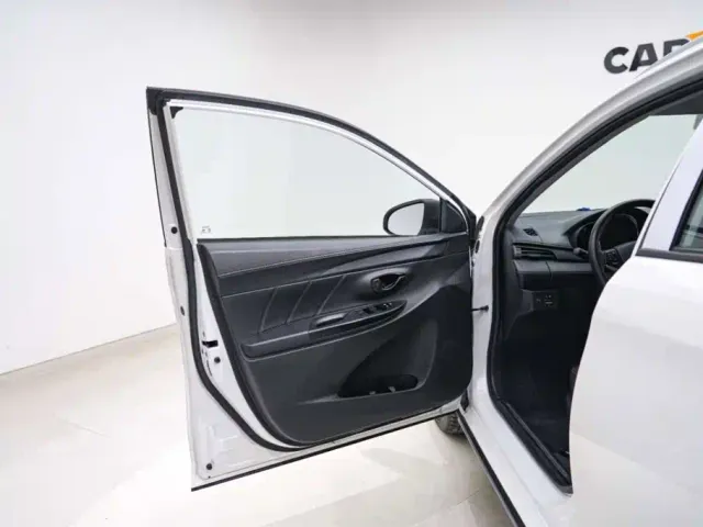 Toyota YARiS L Zhi Xuan — Фото автомобиля 12