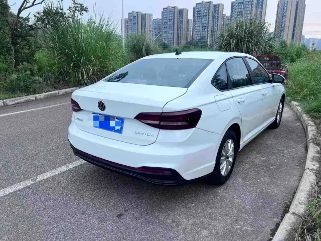 Volkswagen Lavida — Фото автомобиля 4