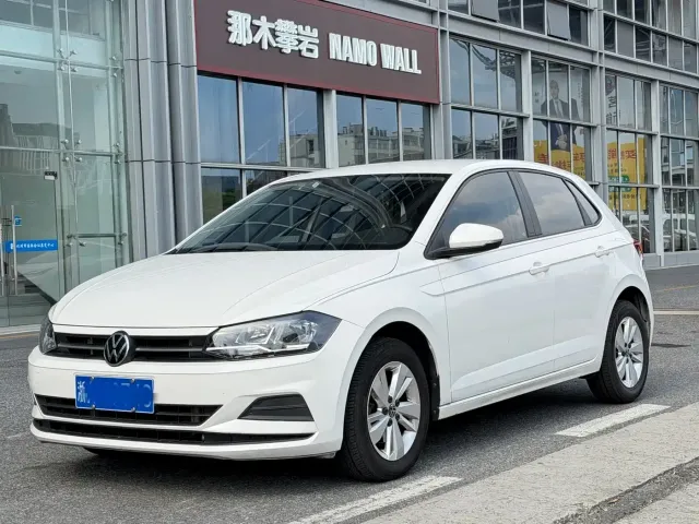 Фотография автомобиля — Volkswagen Polo