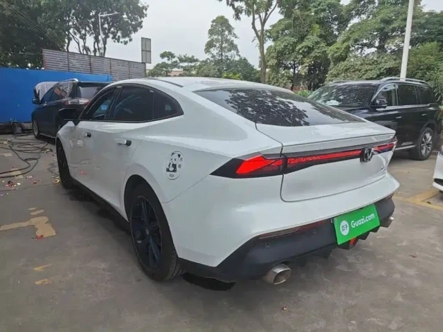 Changan Changan UNI-V 2023 1.5T Luxury Edition — Фото автомобиля 4