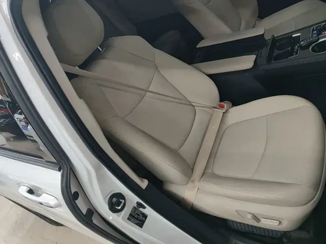 Toyota Toyota Sienna 2021 2.5L Hybrid Luxury Welfare Edition — Фото автомобиля 24