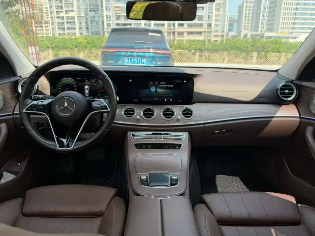Mercedes-Benz E-Class — Фото автомобиля 7