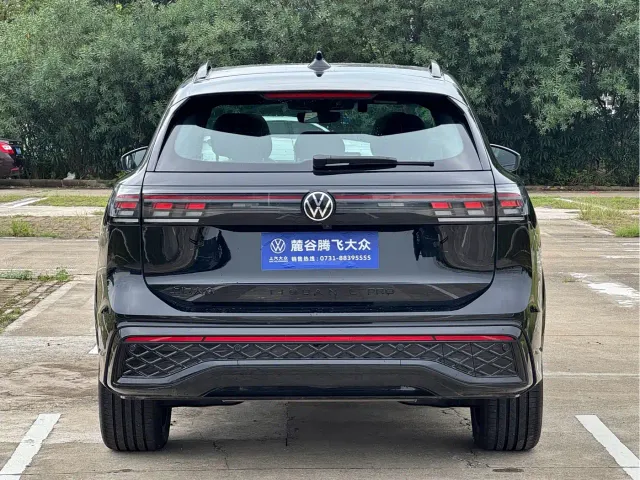 Volkswagen Tiguan L — Фото автомобиля 10