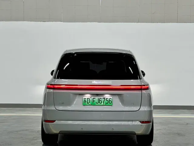 Li Auto L9 — Фото автомобиля 13