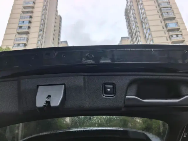 Leapmotor C10 — Фото автомобиля 11
