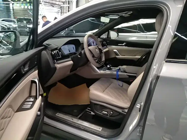 BYD Tang — Фото автомобиля 14