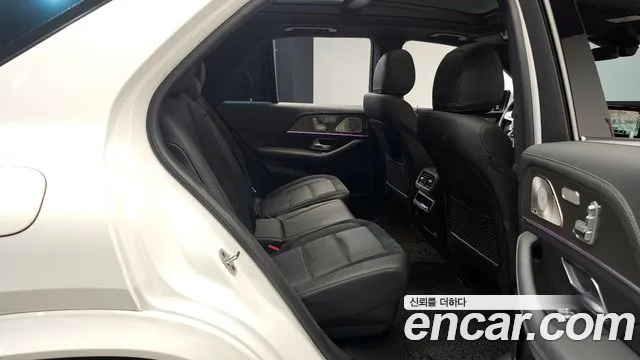 Mercedes-Benz GLE-Class — Фото автомобиля 12