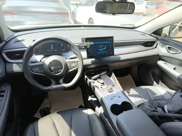 BYD Seal 05 DM-i — Фото автомобиля 9