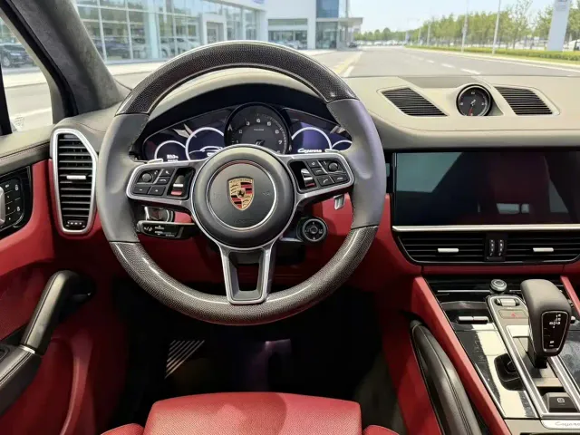 Porsche Cayenne — Фото автомобиля 5