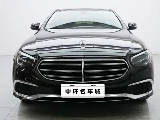 Mercedes-Benz E-Class — Фото автомобиля 4