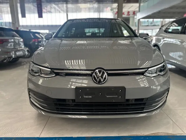 Volkswagen Golf — Фото автомобиля 2