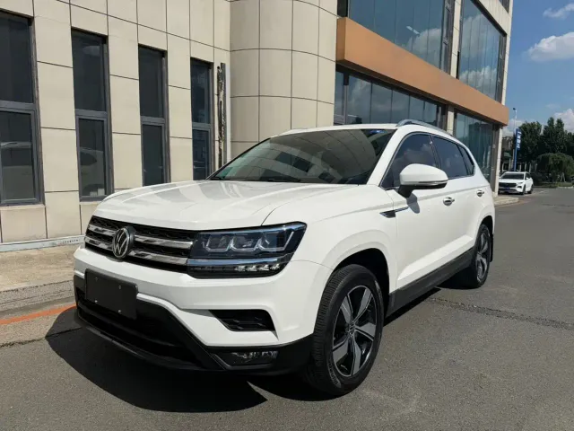 Фотография автомобиля — Volkswagen Tharu