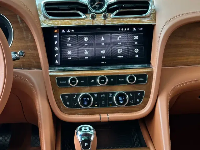 Bentley Bentayga — Фото автомобиля 22