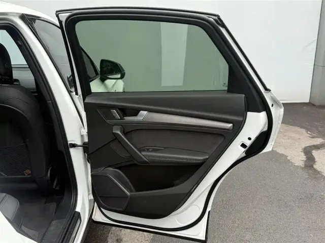 Audi Q5L Sportback — Фото автомобиля 13