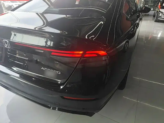 Honda Accord — Фото автомобиля 7