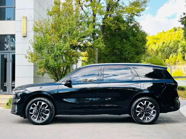 Ford Edge — Фото автомобиля 4