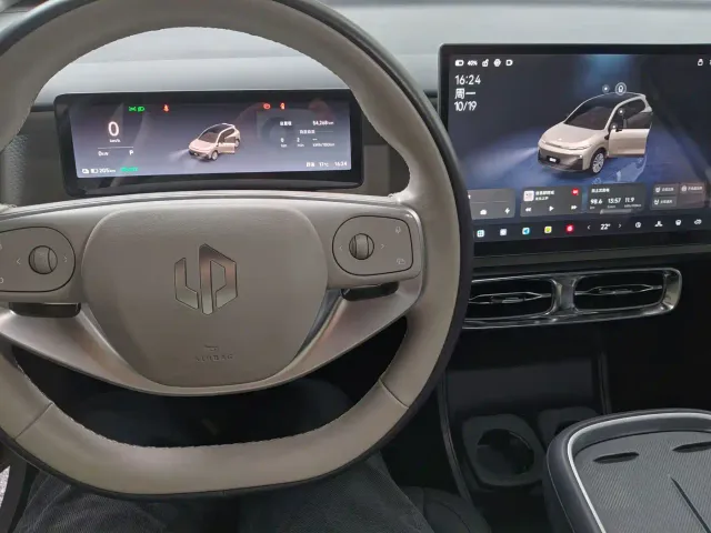 Leapmotor B10 — Фото автомобиля 5