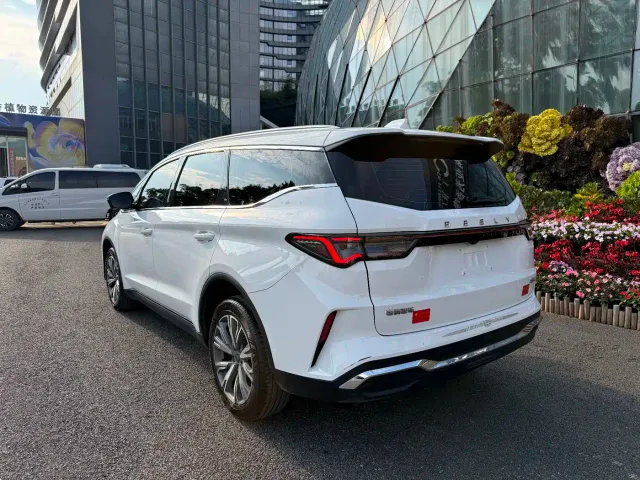 Geely Jiaji — Фото автомобиля 12