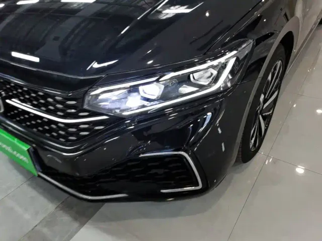 Volkswagen Passat — Фото автомобиля 23