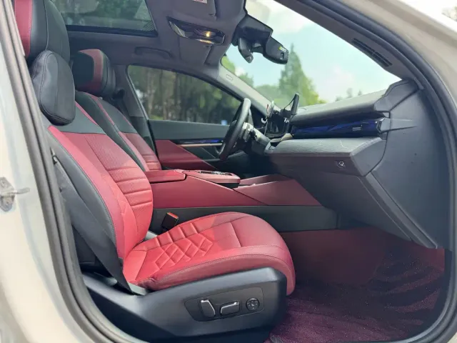 BMW 5 Series — Фото автомобиля 10