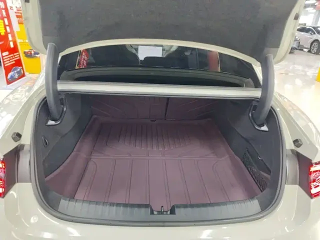 Xiaomi SU7 — Фото автомобиля 18