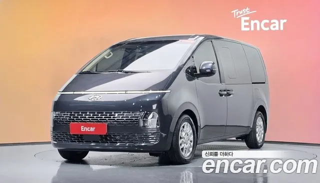 Фотография автомобиля — Hyundai Staria