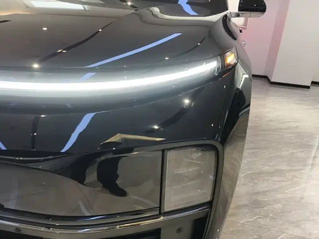 Li Auto L7 — Фото автомобиля 23