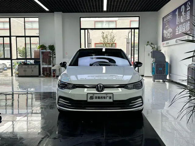 Volkswagen Golf — Фото автомобиля 2