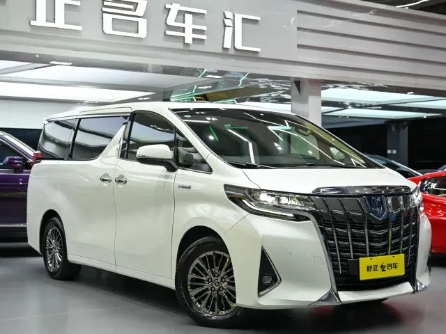 Toyota Alphard — Фото автомобиля 4