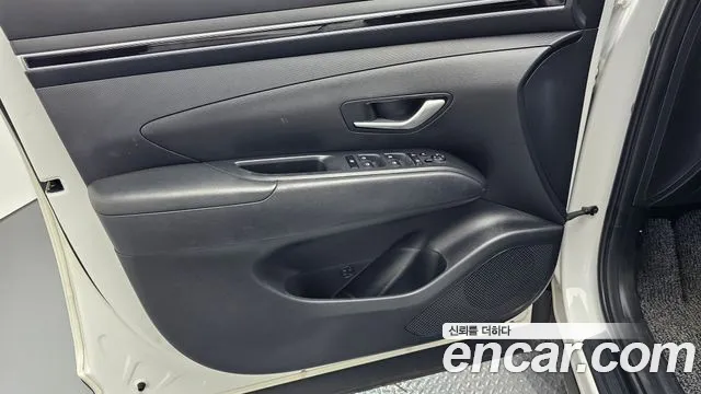 Hyundai Tucson Tucson (NX4) Дизель 2.0 2WD — Фото автомобиля 22