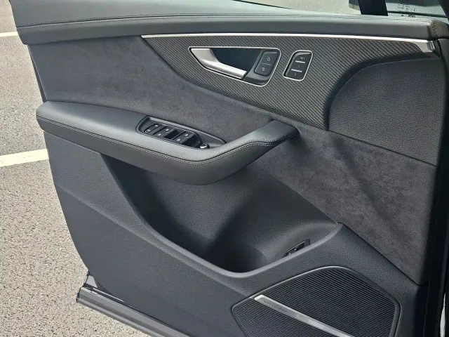 Audi SQ7 — Фото автомобиля 17
