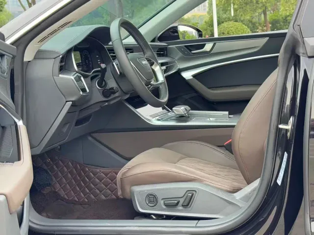 Audi Audi A7L 2024 45TFSI quattro S-line Vision Edition Crystal Package — Фото автомобиля 17