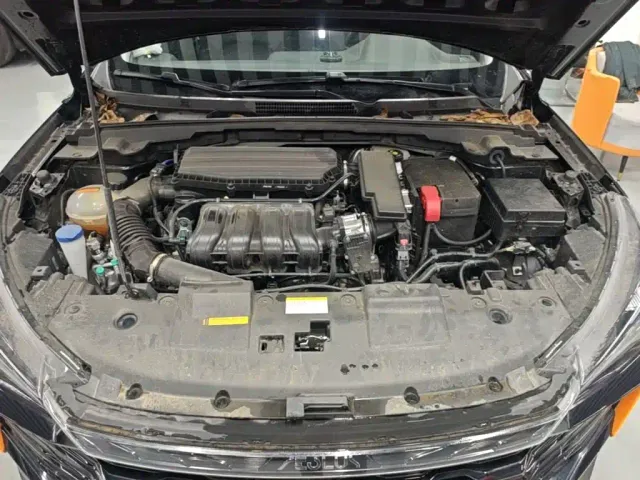 Dongfeng Yixuan — Фото автомобиля 19