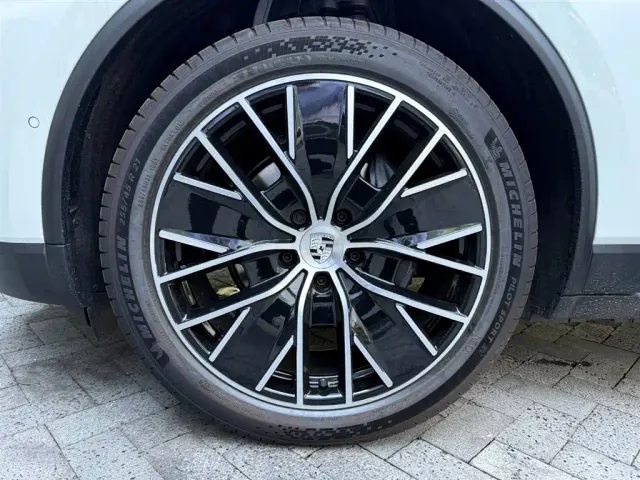 Porsche Macan EV — Фото автомобиля 19
