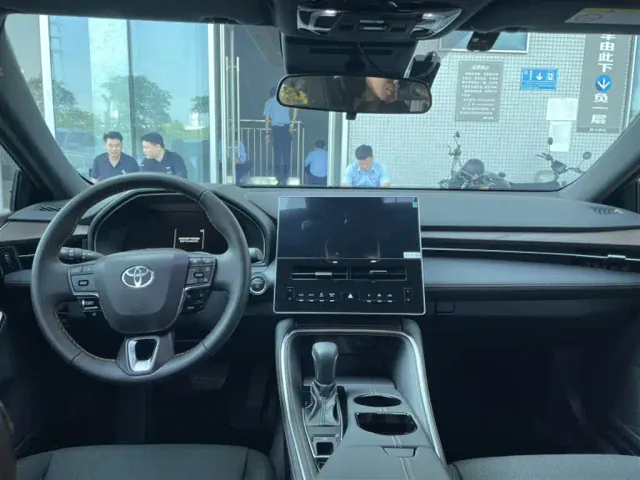 Toyota Avalon — Фото автомобиля 8