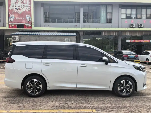 GAC Trumpchi M6 — Фото автомобиля 10