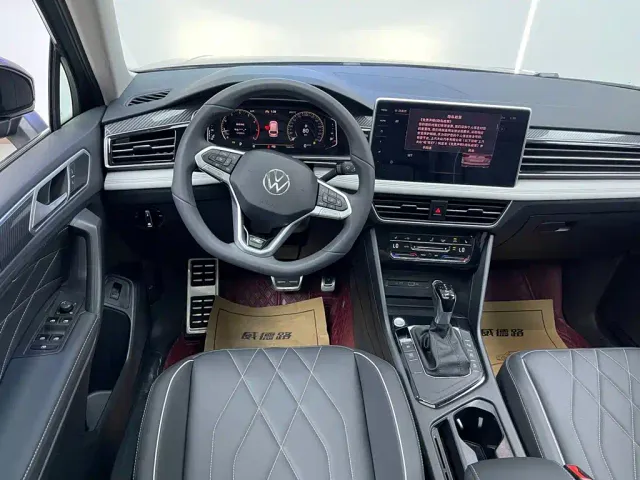 Volkswagen Tiguan L — Фото автомобиля 25