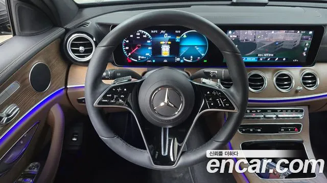 Mercedes-Benz E-Class — Фото автомобиля 9