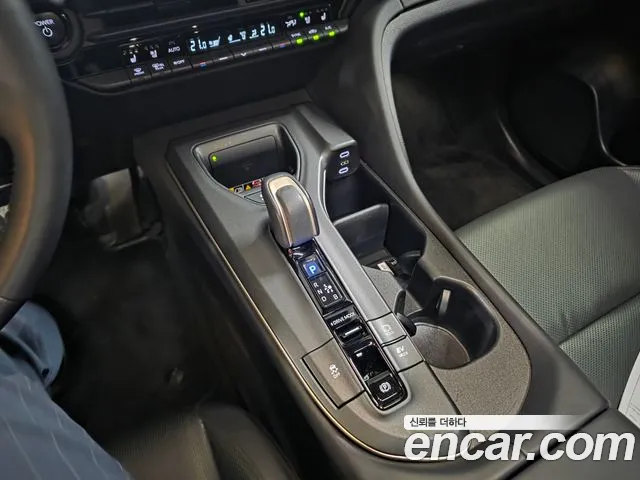 Toyota Crown — Фото автомобиля 9