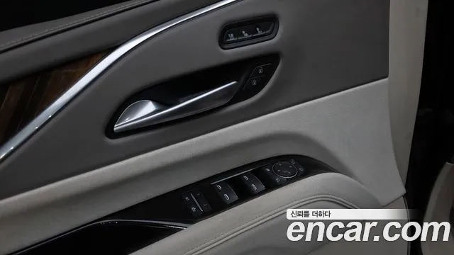 Cadillac Escalade 5th Gen — Фото автомобиля 30