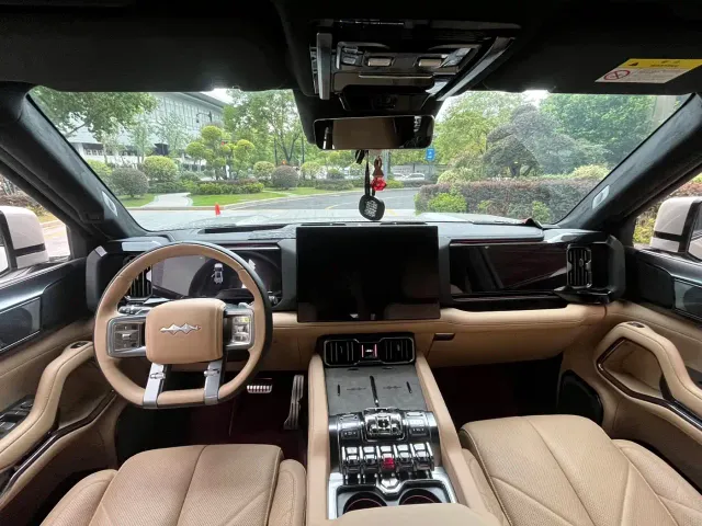 BYD FangChengBao Leopard 8 — Фото автомобиля 6