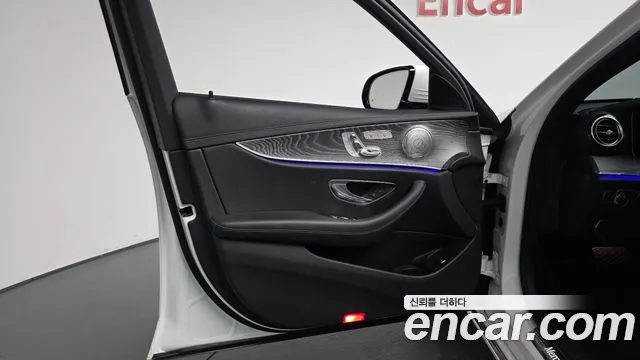 Mercedes-Benz E-Class E-класс W213 E350 4MATIC Exclusive — Фото автомобиля 21