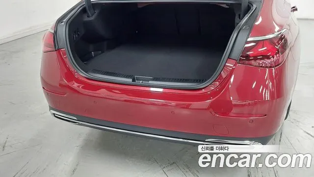 Mercedes-Benz E-Class — Фото автомобиля 11