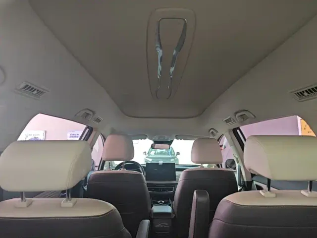 BYD Song MAX — Фото автомобиля 17
