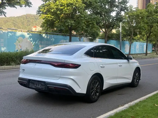 BYD Qin L — Фото автомобиля 10