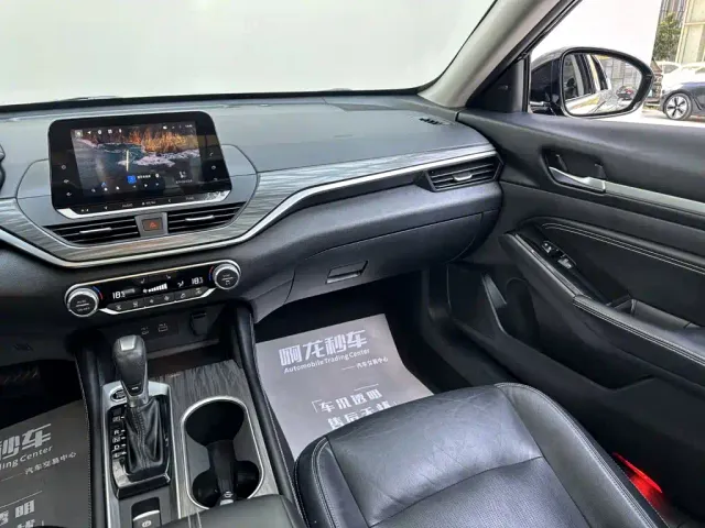 Nissan Teana — Фото автомобиля 10