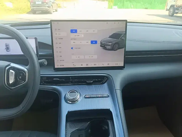 Geely Galaxy E5 — Фото автомобиля 12