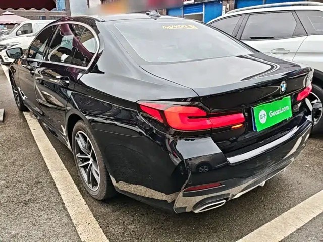 BMW 5 Series — Фото автомобиля 4