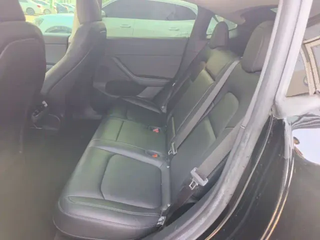 Tesla Model Y — Фото автомобиля 16