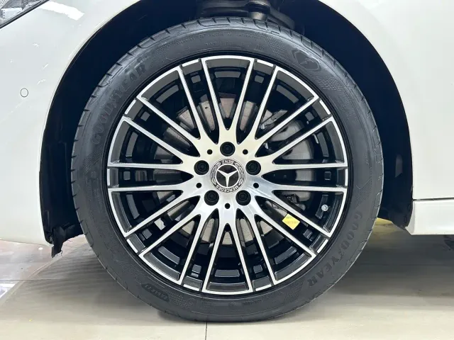 Mercedes-Benz C-Class — Фото автомобиля 23